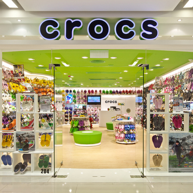 crocs store closing