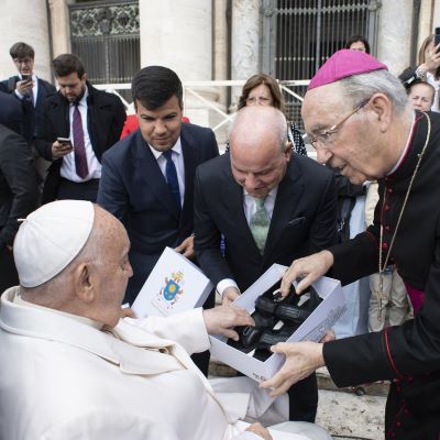 Pope Francis receives a pair of Portuguese shoes