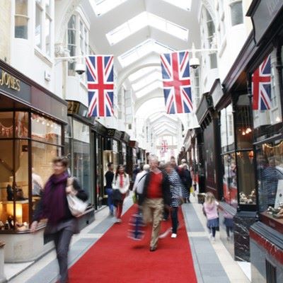 UK consumers to cut spending in January