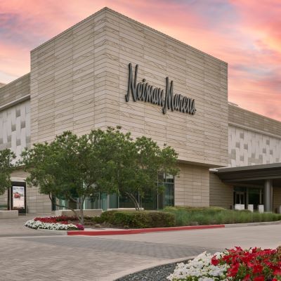 Saks Fifth Avenue owner to acquire Neiman Marcus 