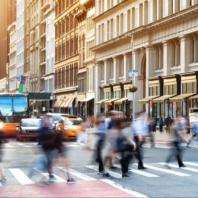 US luxury spending declines for third consecutive month US luxury spending declines for third consecutive month